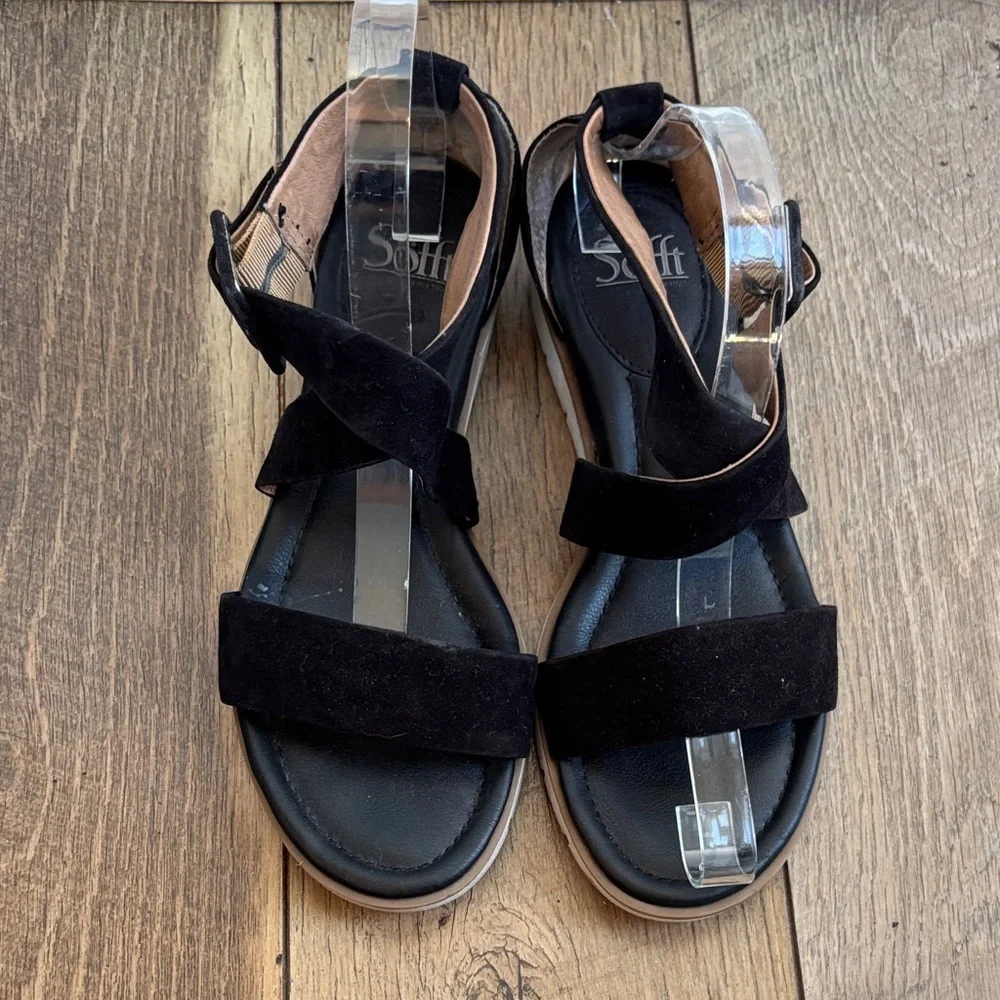 Sofft Reston Leather Black Crisscross Strappy Sandals sz 8